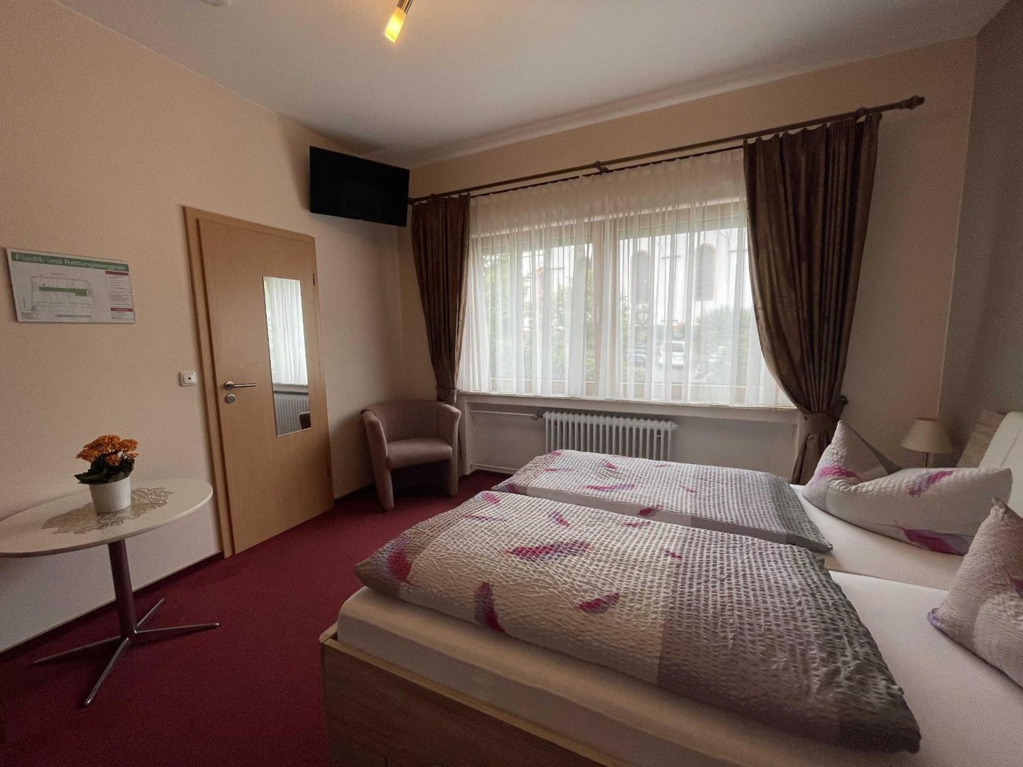 Hotel Zur Mosel Minheim Eksteriør billede