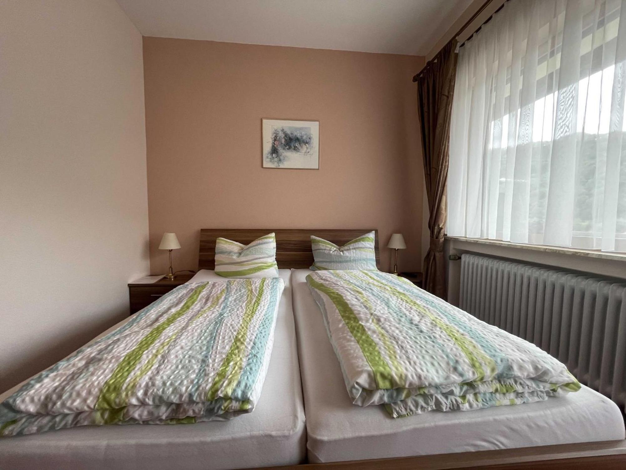 Hotel Zur Mosel Minheim Eksteriør billede